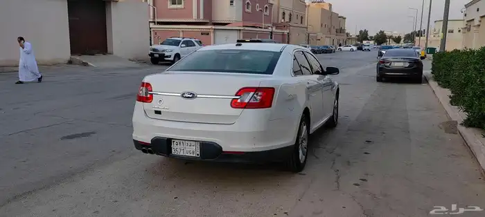 فورد توروس 2011 4