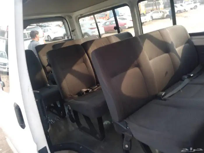 باص تويوتا هيس 2013 5