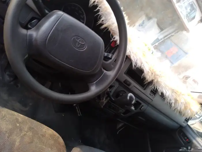 باص تويوتا هيس 2013 2