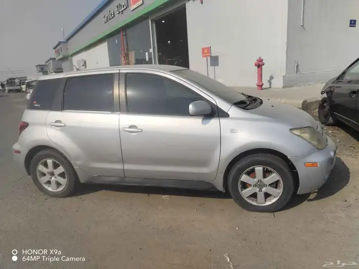 تويوتا اكس اي للبيع تشليح السيارة بس تحتاج تغير مكينة 3