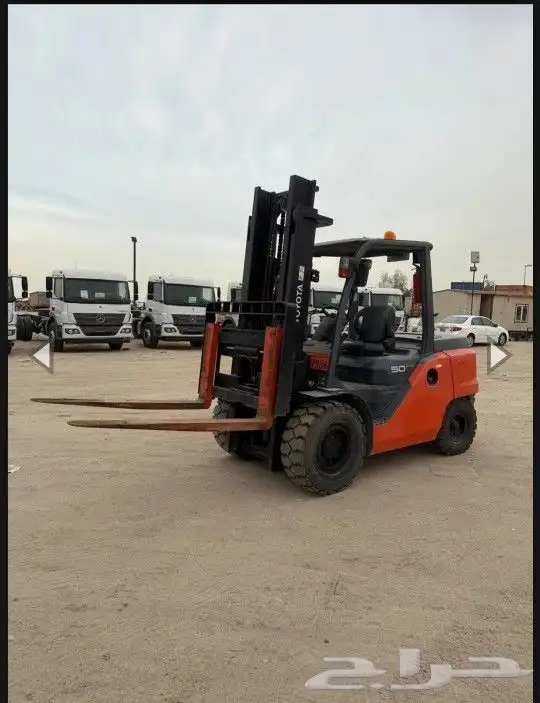 لتأجير جميع المعدات رافعات شوكيه جي سي بي 1