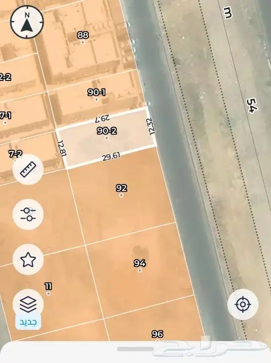 ارض للبيع على شارع تجاري بعرض 54م 1