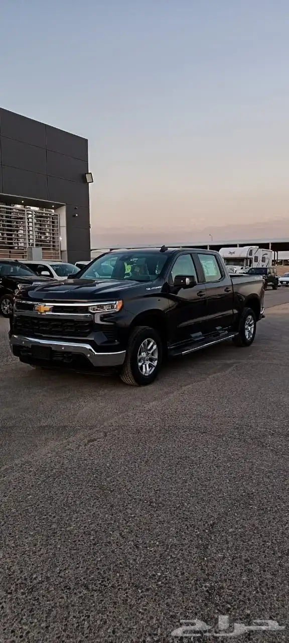 شفرولية سلفرادو موديل 2024عداداصفار صادر لة لوحات 3