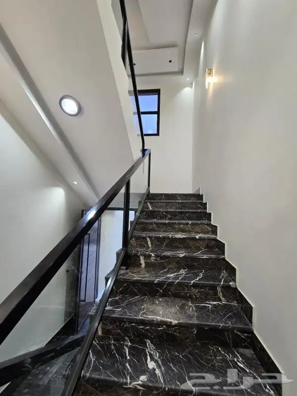 للبيع روف علوي مع ملحق مدخل سياره تشطيب راقي بالمحاله 700الف 4