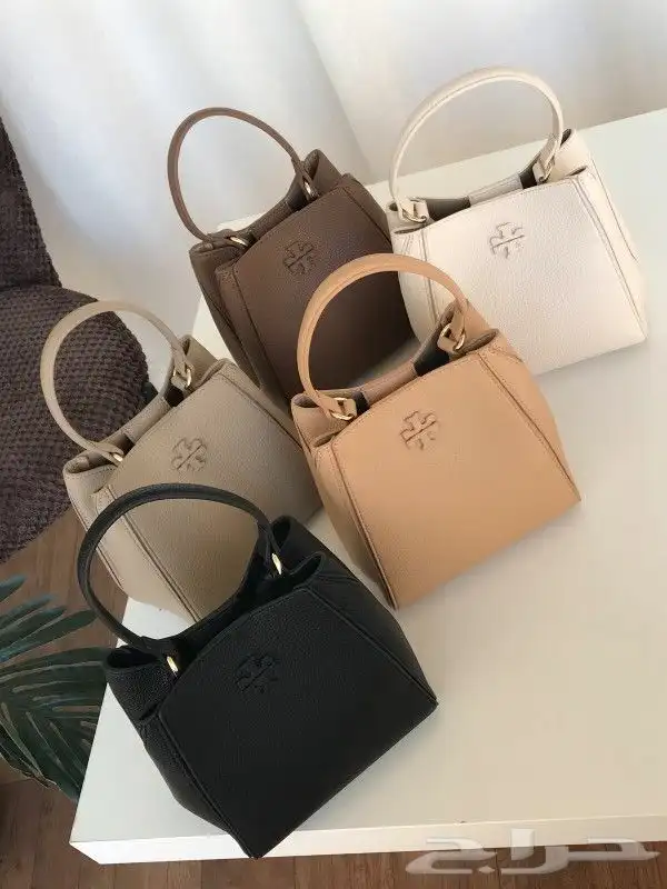 يوجد لدينا جميع انواع الشنط جمله وقطاعي 4