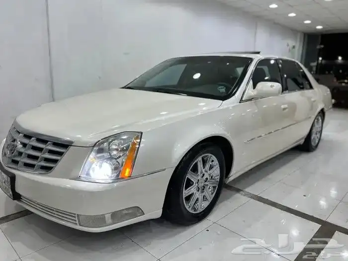 كاديلاك مخزن DTS 2011 0