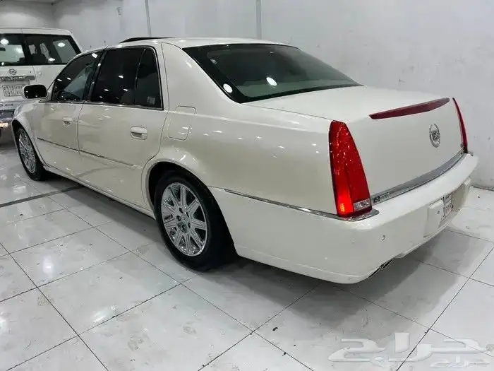 كاديلاك مخزن DTS 2011 4