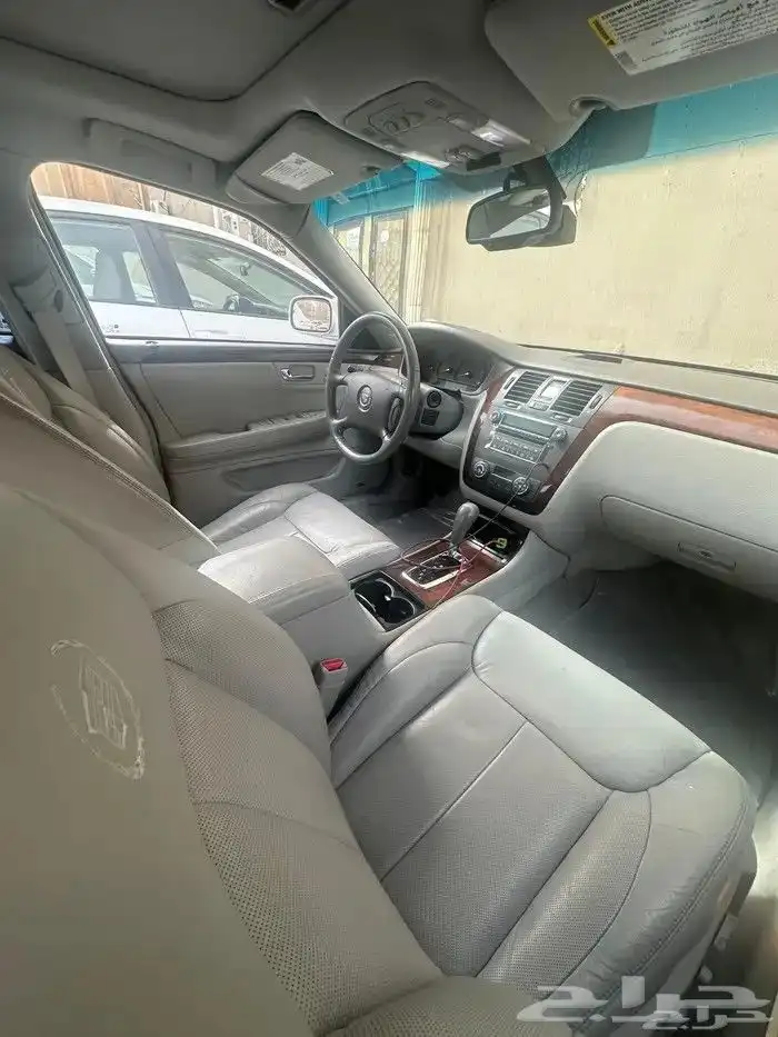 كاديلاك مخزن DTS 2011 6