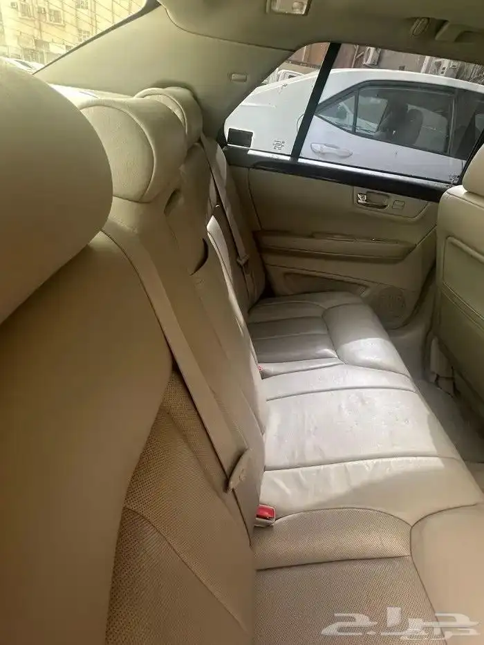 كاديلاك مخزن DTS 2011 8