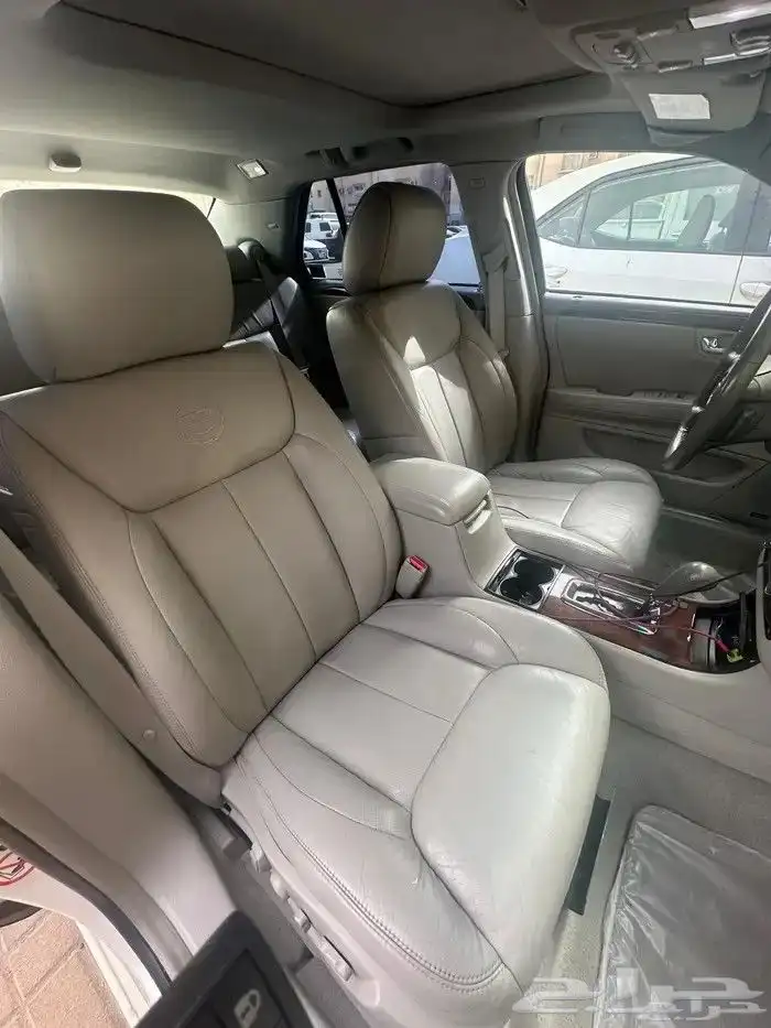 كاديلاك مخزن DTS 2011 5