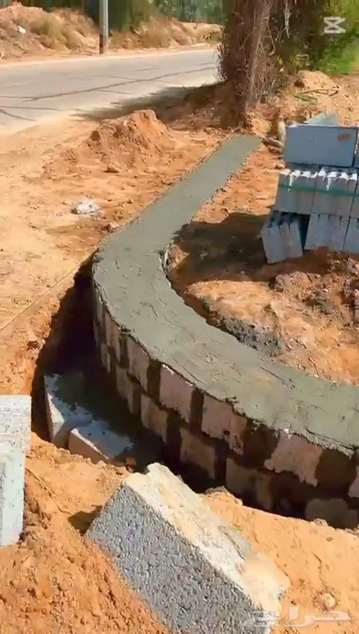 بناء اسوار مزارع بناء احواض سمكيه بناء احواض مياه صبه ليسه 8