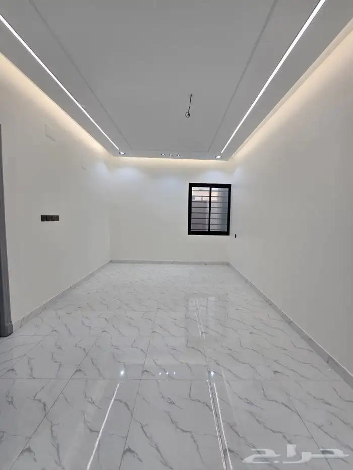 للبيع روف علوى مع ملحق 9غرف بمدخل سياره650 ألف طريق الثمانين 25