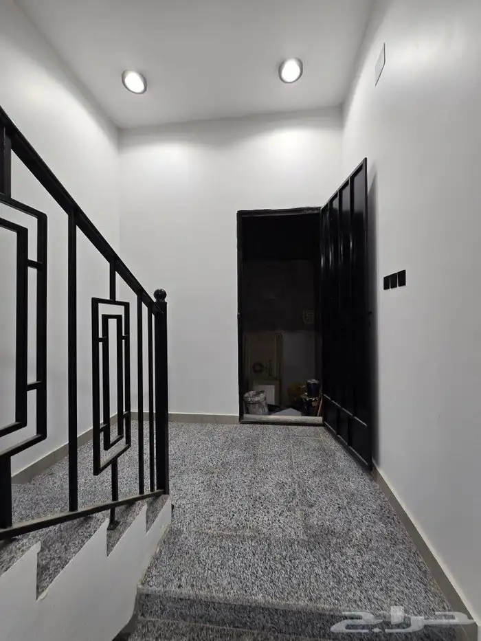 للبيع دور مستقل علي أرض كامله تشطيب فاخر باحد رفيده 900 ألف 26