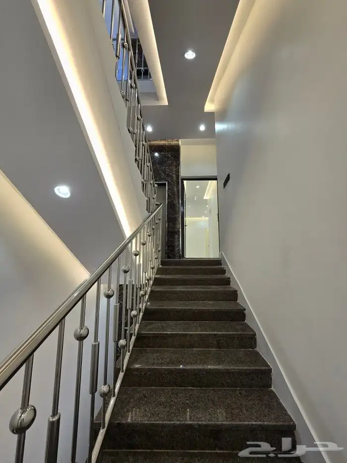 للبيع روف علوى مع ملحق 8غرف بمطبخ إيطالي 680 ألف احد رفيده 7