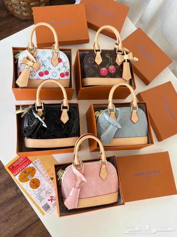 يوجد لدينا جميع انواع الشنط جمله وقطاعي 0