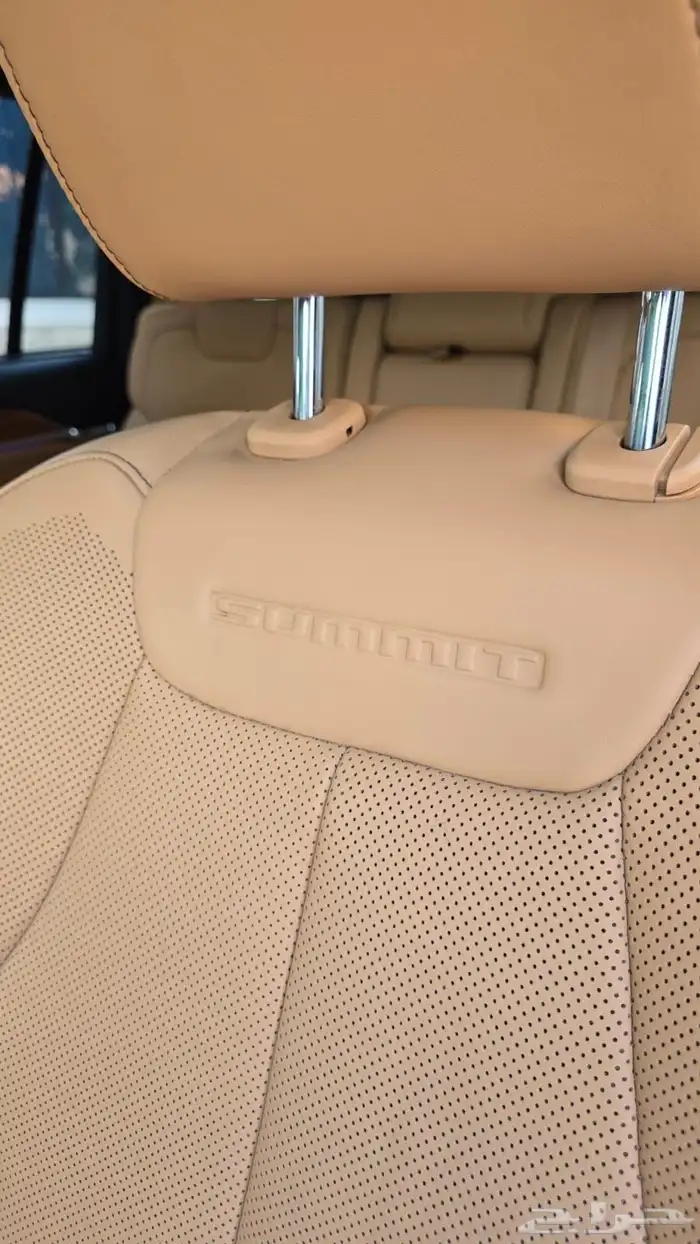 جيب جراند شروكي ساميت 2021 ضمان و صيانه مجانيه 46