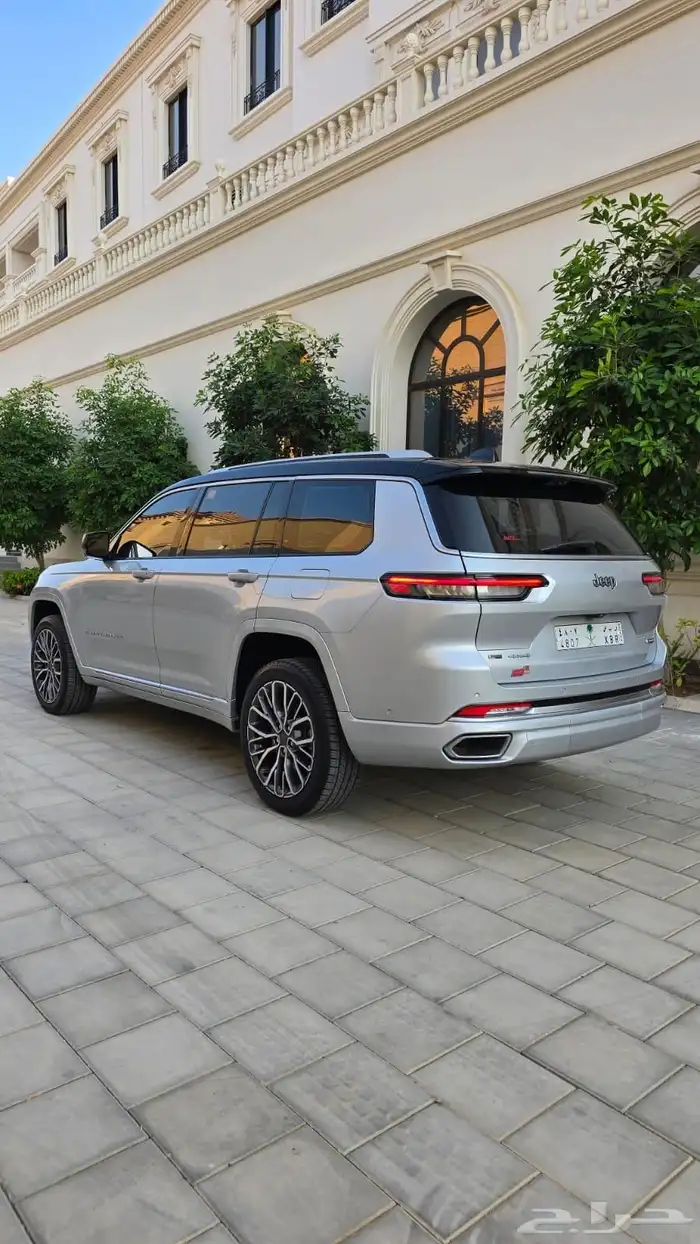 جيب جراند شروكي ساميت 2021 ضمان و صيانه مجانيه 41