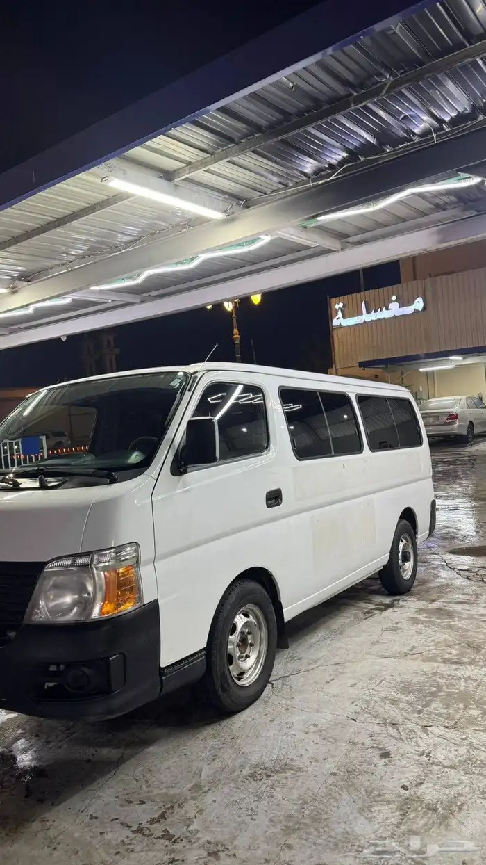 بص نيسان 14 راكب 1