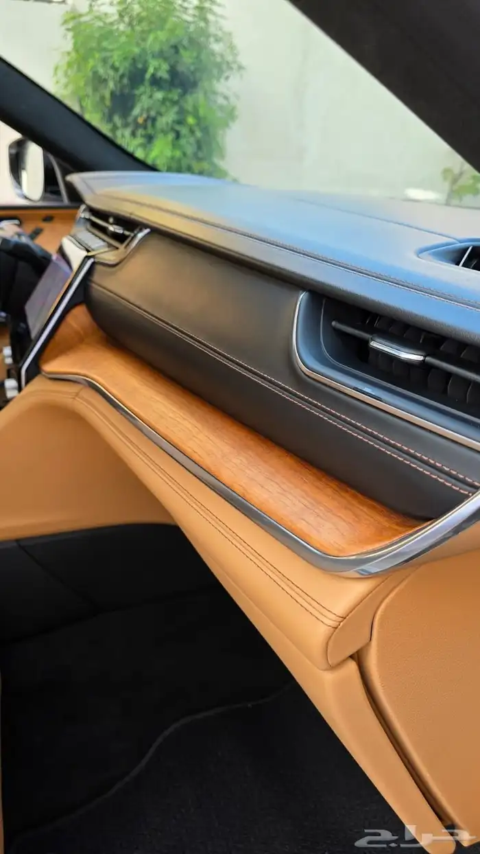 جيب جراند شروكي ساميت 2021 ضمان و صيانه مجانيه 25