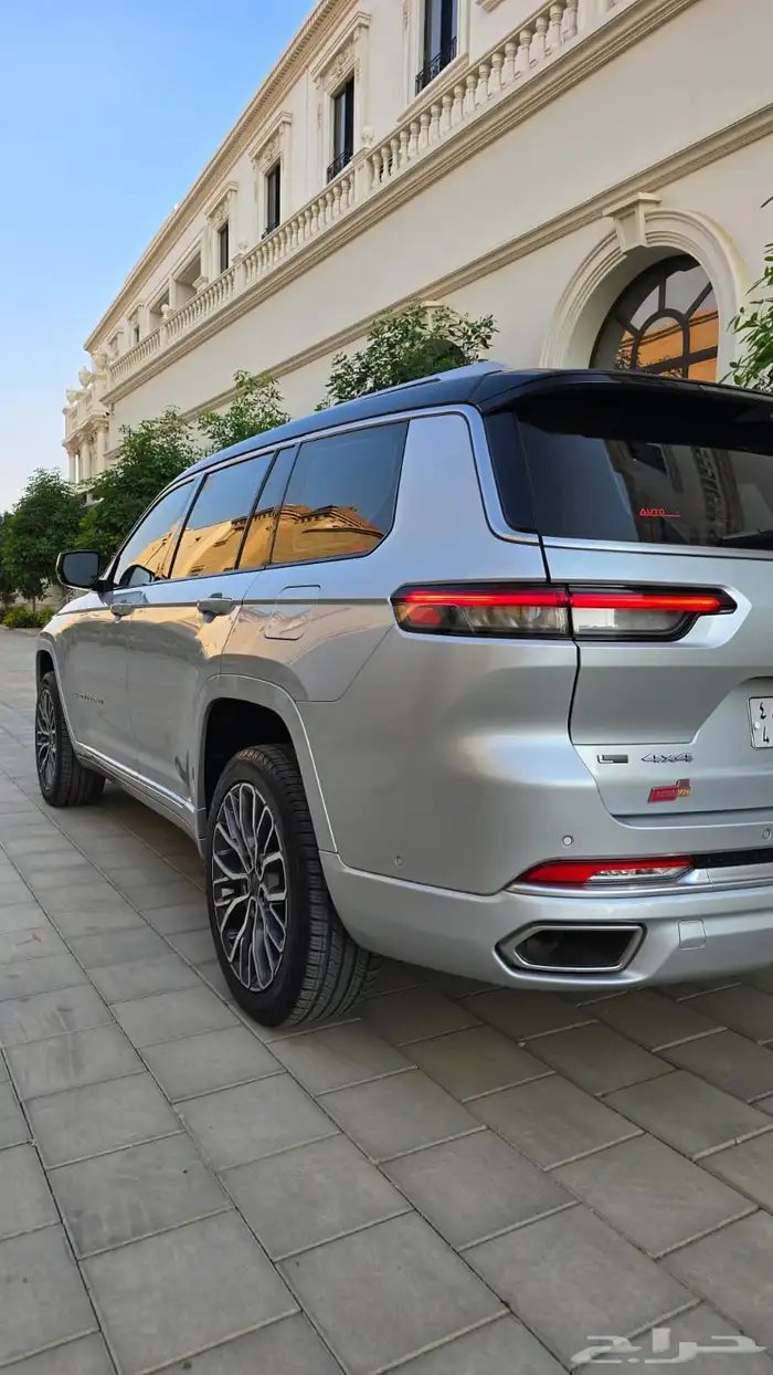 جيب جراند شروكي ساميت 2021 ضمان و صيانه مجانيه 5