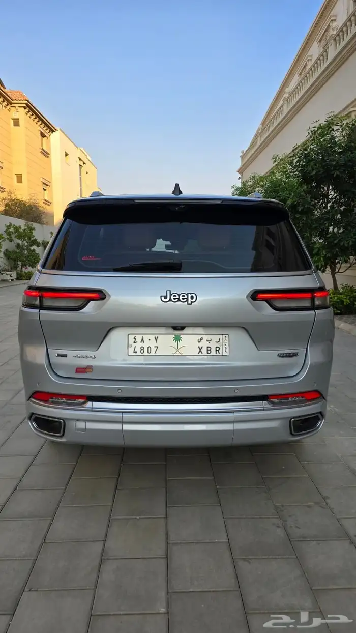 جيب جراند شروكي ساميت 2021 ضمان و صيانه مجانيه 2