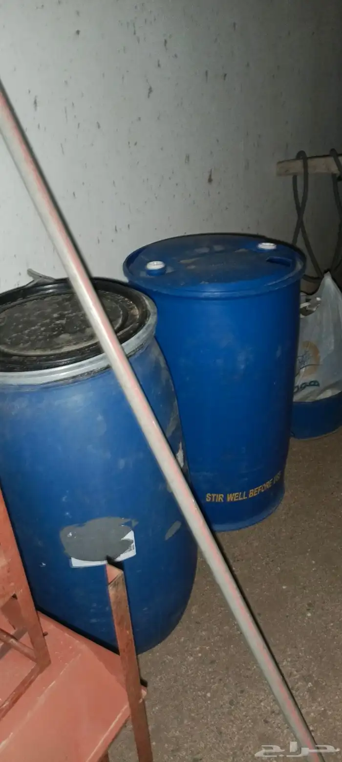 شبك غنم للتقبيل في سوق الغنم ابها مع معالف وخزانات وبراميل 1