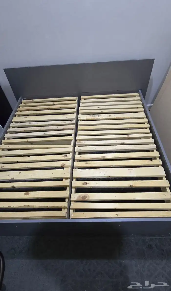 سرير بحالة جيدة بدون مرتبة 1