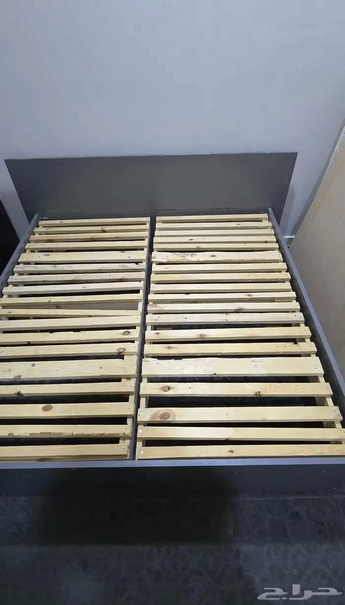 سرير بحالة جيدة بدون مرتبة 0