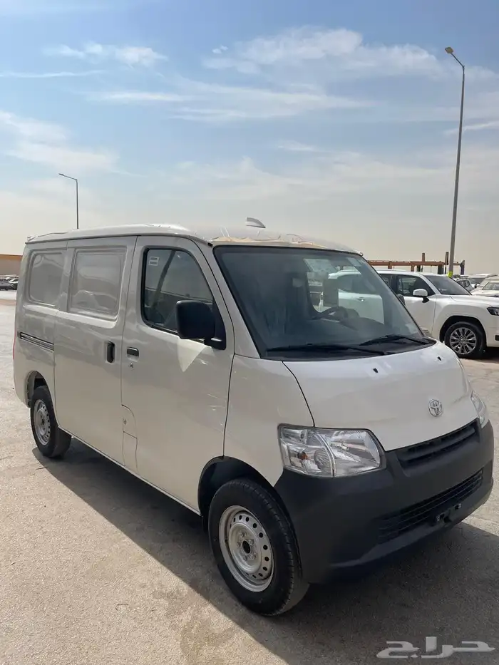 تويوتا فان لايت اس اوتوماتيك بنزين 2025 1