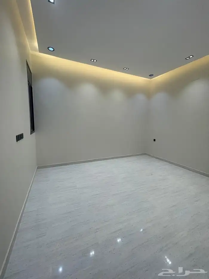 للبيع روف علوي مع ملحق مقابل نادي ضمك تشطيب vip 11