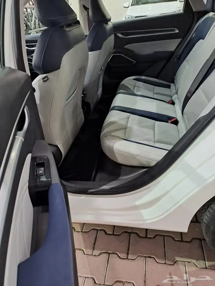 جيلي ام جراند 2023 10