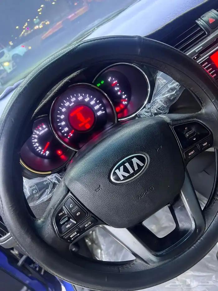 كيا ريو 2014 فل كامل فتحه سقف نظيف جدا مافيها اي مشاكل 6