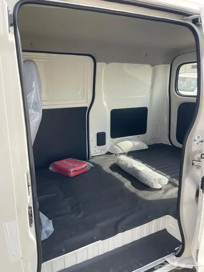 تويوتا فان لايت اس اوتوماتيك بنزين 2025 5