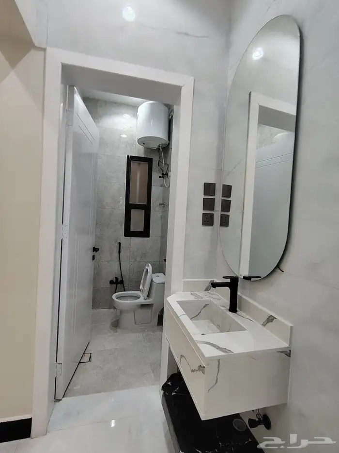 للبيع روف دور تاني مع ملحق شرق خميس مشيط تشطيب مودرنقريبة 3