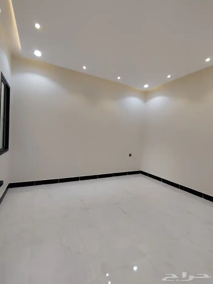 للبيع روف دور تاني مع ملحق شرق خميس مشيط تشطيب مودرنقريبة 23