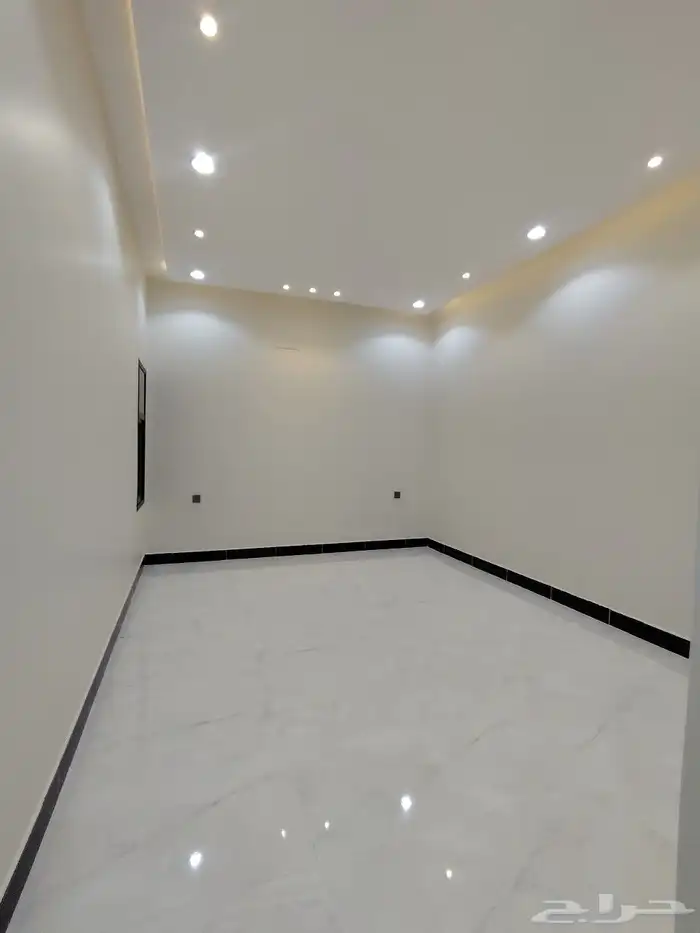 للبيع روف دور تاني مع ملحق شرق خميس مشيط تشطيب مودرنقريبة 4