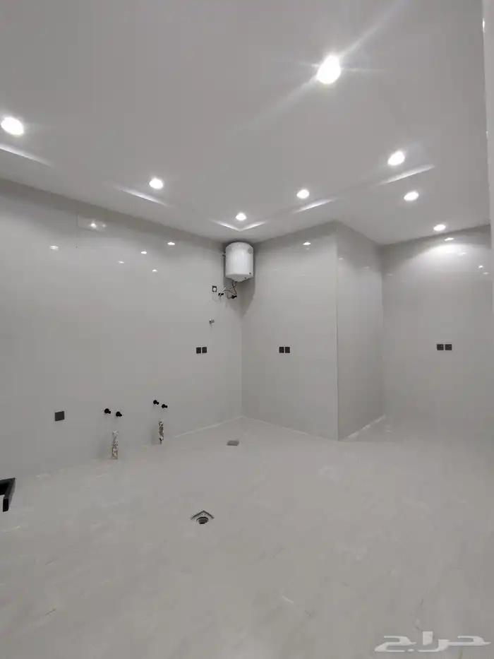 للبيع روف دور تاني مع ملحق شرق خميس مشيط تشطيب مودرنقريبة 10