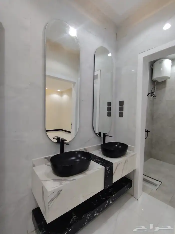 للبيع روف دور تاني مع ملحق شرق خميس مشيط تشطيب مودرنقريبة 17