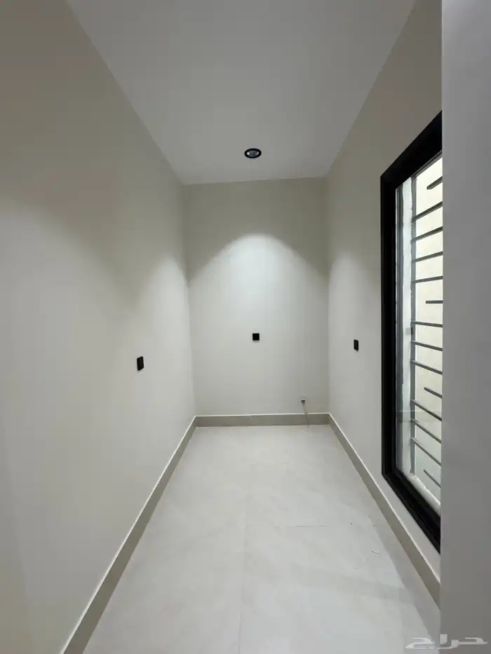 للبيع شقق تمليك علوي مع ملحق خاص تشطيب vip بحي حسام 7