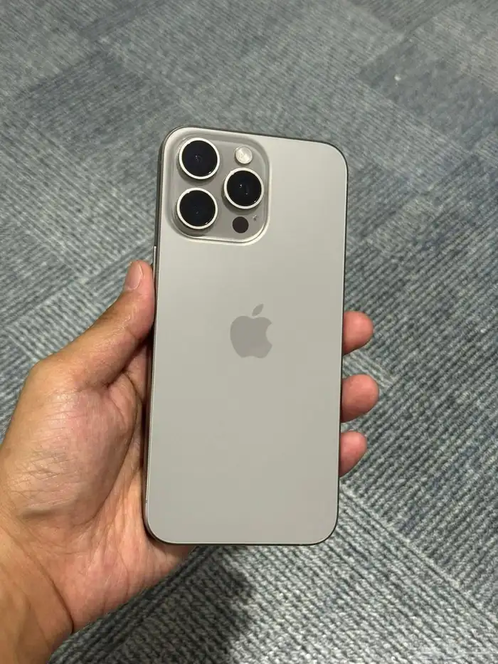 iPhone 15 pro Max 2
