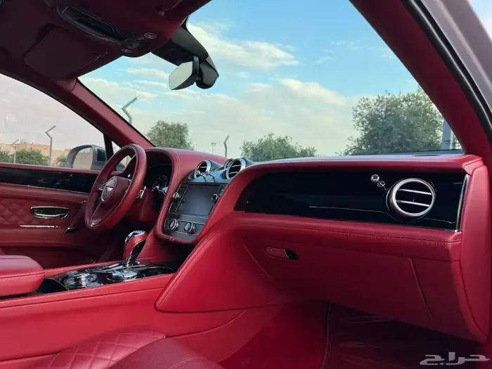 بنتلي بنتيجا 2017 7