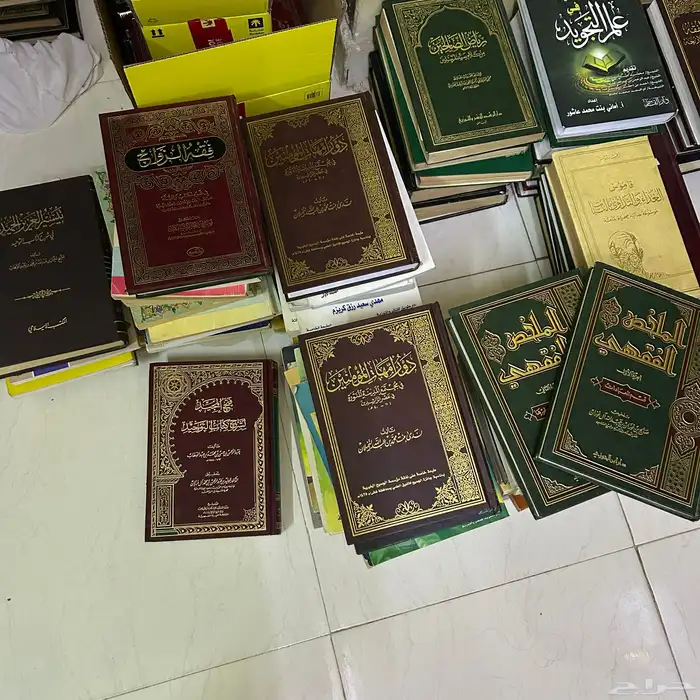 كتب متنوعه وثقافيه الواحد ب 5 10