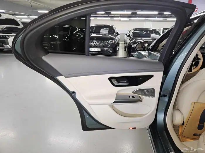 مرسيدس E300 -2025 31