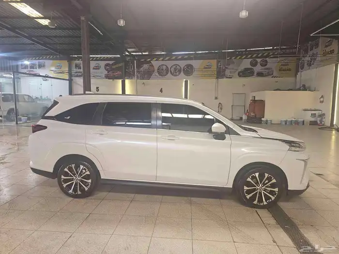 سيارة فيلوز 2023 4