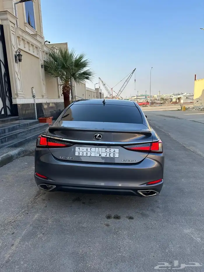 لكزس ES350 2019 نظيف على الشرط 2