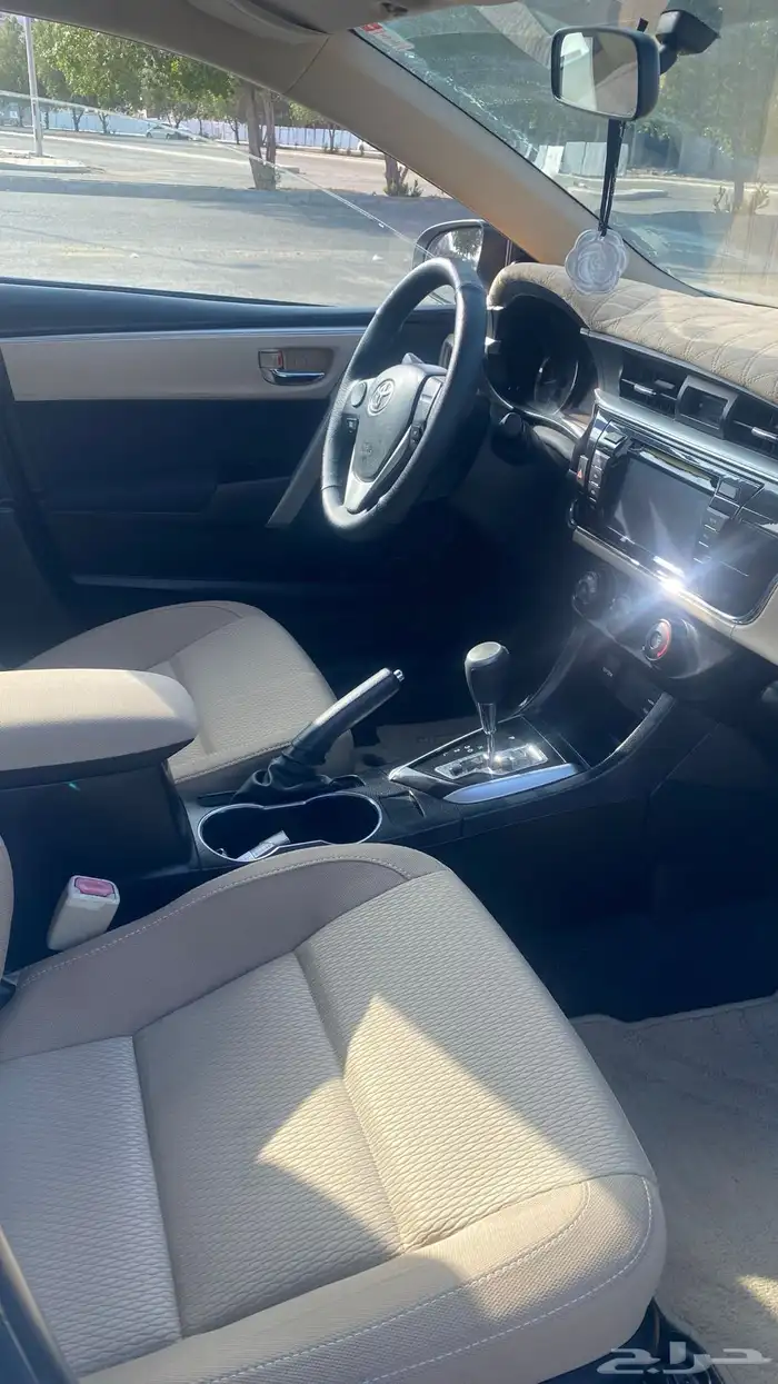 كورولا 2015 بحالة الوكالة ممشى قليل 8