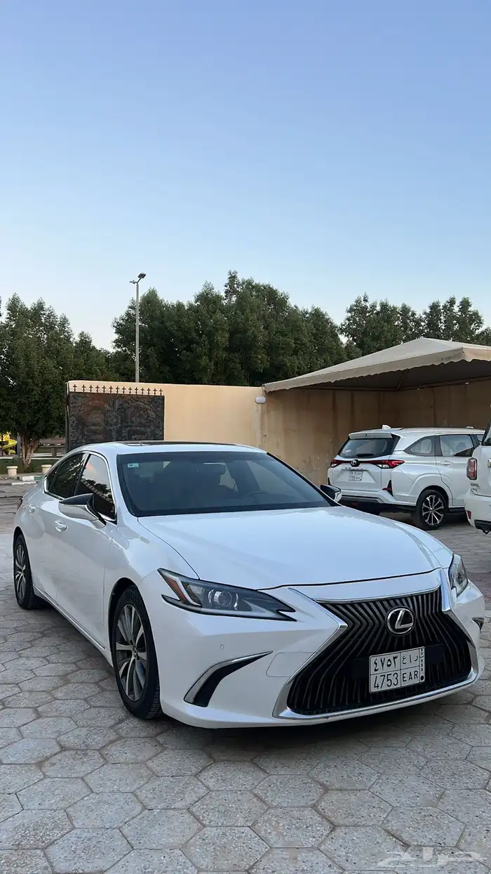 لكزس ES 350 2019 1