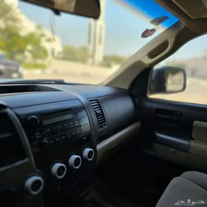 تويوتا اسكويا 2010 10