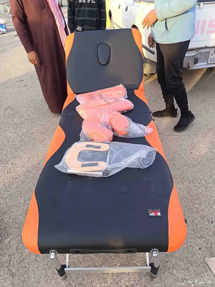 طاولة مساج قابلة للطي بحالة ممتازة 7