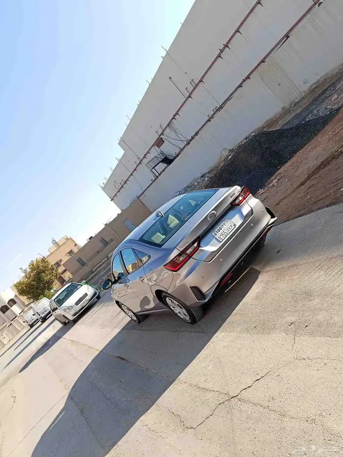 تويوتا يارس 2024 3